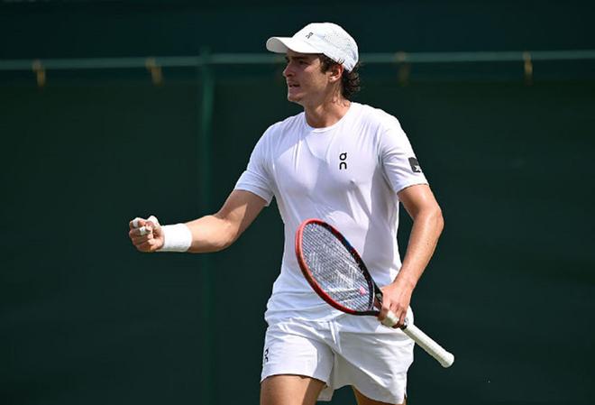 奋力反击 奋力反击