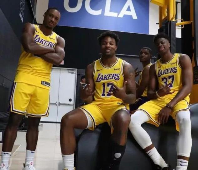 拉菲尼亚归来，巴萨重振雄风